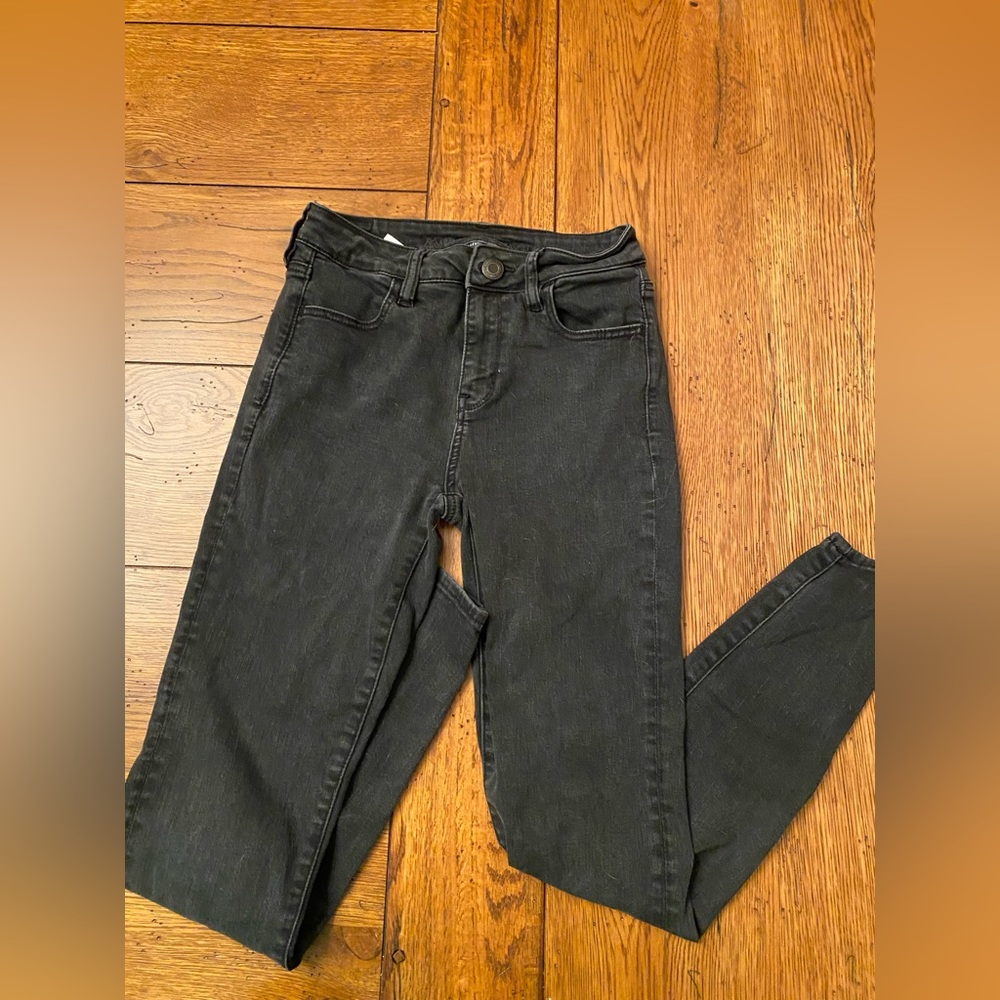 AE AMERICAN EAGLE BLACK DENIM JEGGINGS SZ 4